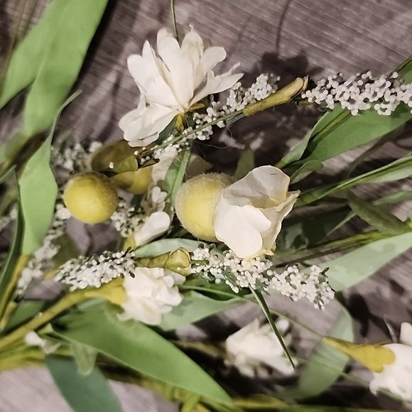 Spring Wreath - Picture 4 of 4